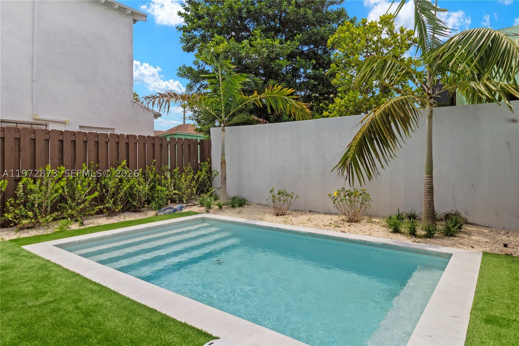 Private pool